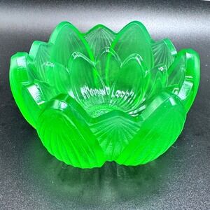 Fenton Green Glass Lotus Flower Petal Bowl Scalloped Edge Vintage Art Glass